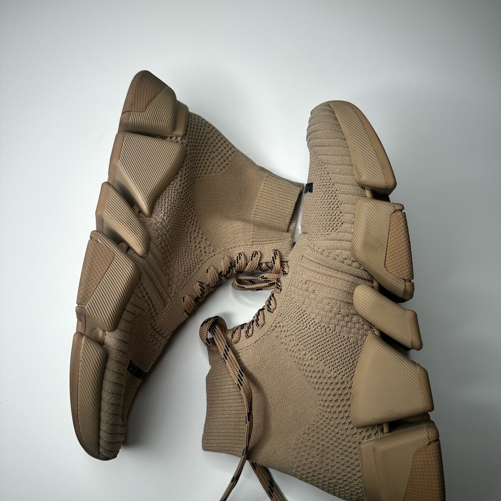 BALENCIAGA
Speed 2.0 Lace-Up Sneakers - Picture 6 of 7